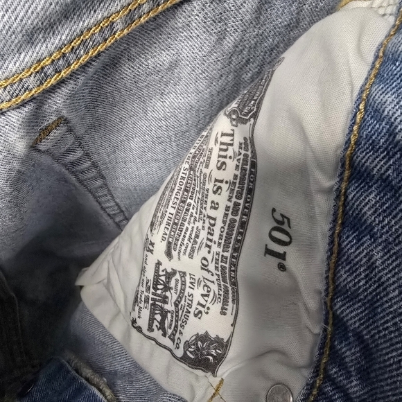Levis 501 Rigid Blue Jean Shorts Buttonfly Raw Hem Casual Wardrobe staple basic - Picture 11 of 11